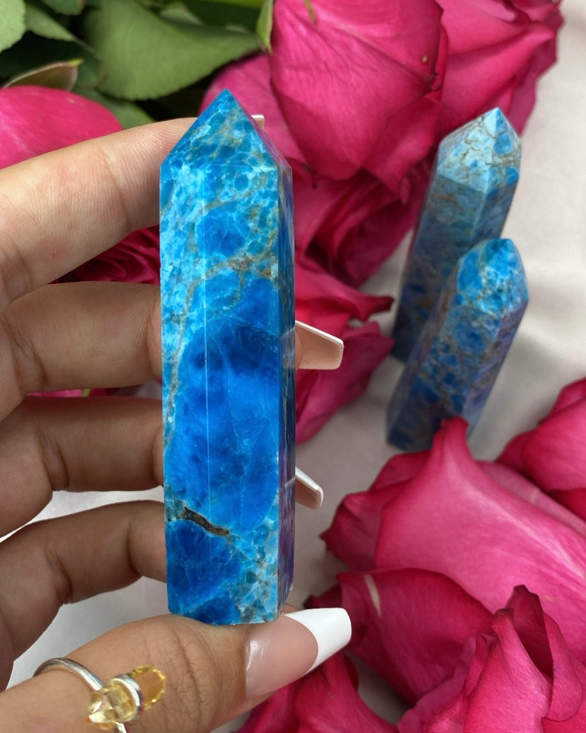 Blue Apatite - Crystal Meanings & Metaphysical Healing Properties